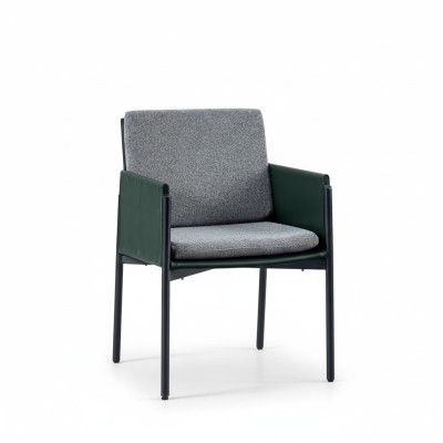 Sedia grigia con braccioli, elegante poltrona monoposto di lusso in stile moderno.