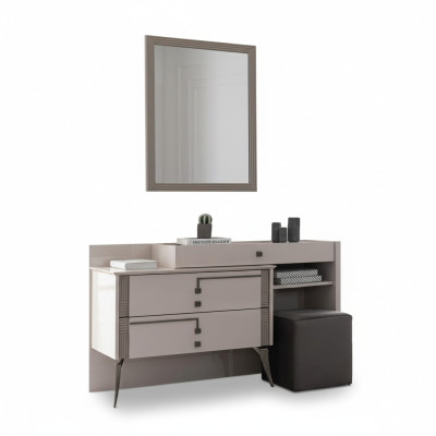 Arredamento camera da letto grigio, designer tessile per letto, 2 comodini in legno.