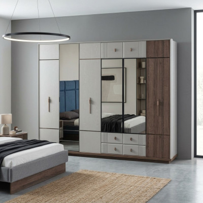 Grande armadio bianco elegante camera da letto in legno di lusso.