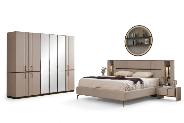 Letto matrimoniale beige moderno con 2 comodini e armadio in legno.