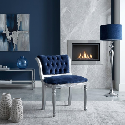 Sedia imbottita Chesterfield blu per sala da pranzo, design classico
