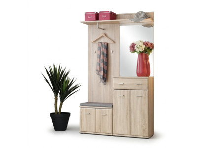 Design moderno dell'appendiabiti di lusso in legno per l'ingresso.