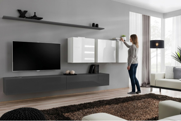 Mobili in legno grigio, parete attrezzata con supporto TV design, credenza lucida, e armadio a parete