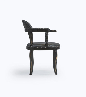 Sedia imbottita con design di lusso, sedia imbottita per sedersi, con schienale e braccioli in legno per la sala da pranzo.
