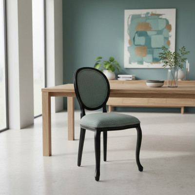 Sedia verde classica per sala da pranzo, nuovo arredamento di lusso, sedia di legno.