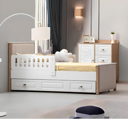 Lussuoso set per la camera dei bambini composto da letto, armadio, cassettiera, tavolo, 4 pezzi.