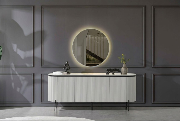 Set da pranzo elegante composto da credenza e specchio. Colore bianco. 2 pezzi.