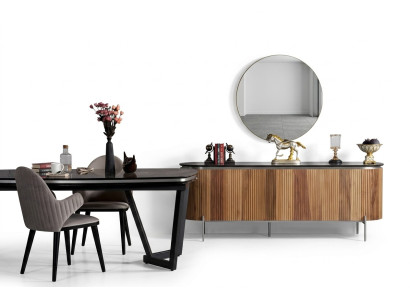 Lussuoso set da sala da pranzo moderno composto da credenza nera e specchio.