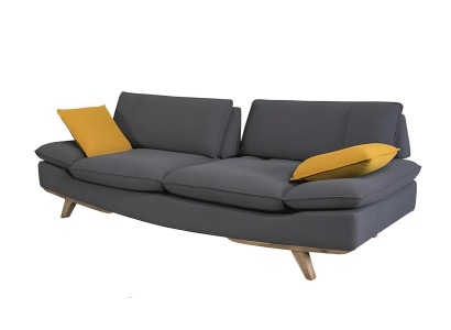Divano elegante grigio a tre posti. Divani moderni e lussuosi per il soggiorno.