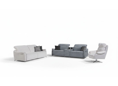 Set di lussuoso soggiorno con 2 divani a 3 posti con sistema audio e poltrona.