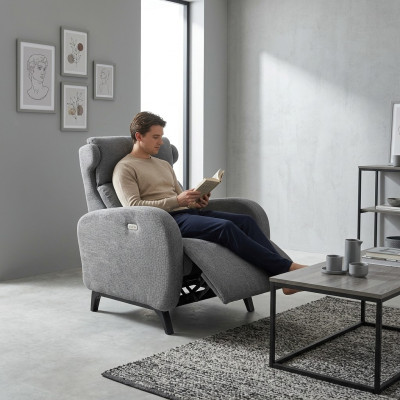 Poltrona relax grigia con poggiapiedi di lusso per soggiorno lounge