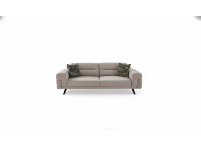 Beige chiaro divano a 3 posti per il soggiorno confortevole e di lusso.