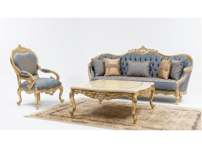 Classici divani grigi da soggiorno Chesterfield.