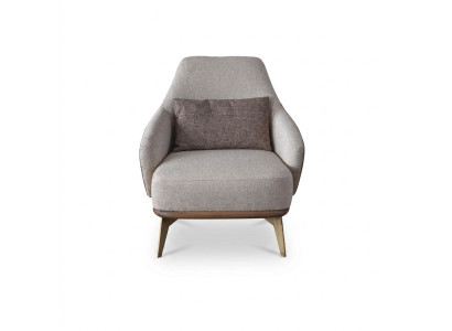 Sedia esclusiva da soggiorno in tessuto monoposto design elegante con gambe in legno di stile  Sedia esclusiva per il soggiorno in tessuto monoposto dal design elegante con gambe in legno di stile