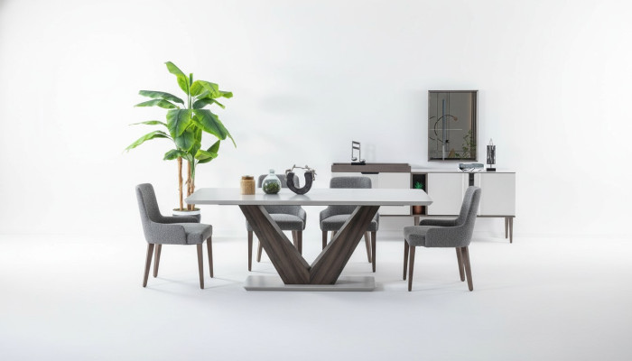 Set da pranzo di lusso Tavolo da pranzo 4 sedie + credenza con specchio Nuovo set