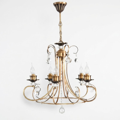 Lampadario a cristalli - Lampadario moderno per interni eleganti.