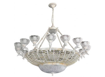 Lustrini in cristallo. Lampadario moderno, elegante. Interni di design. Nuovo.
