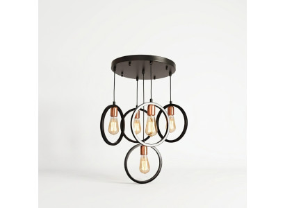 Lampada a soffitto elegante per un'illuminazione ottimale nel corridoio.