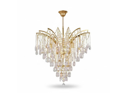 Esclusivo lampadario in cristallo per un ambiente di soggiorno elegante.