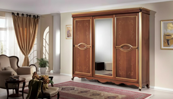Armadio classico in legno massiccio marrone con specchio per camera da letto