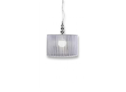 Lampadario a soffitto di lusso in cristallo bianco.