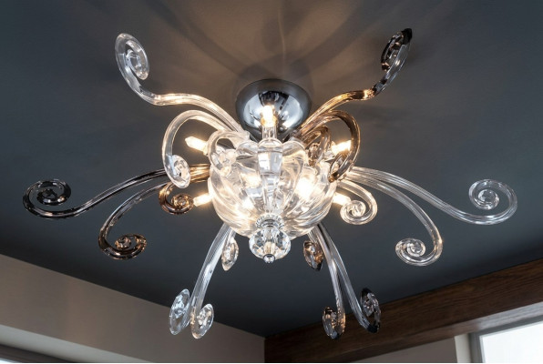 Lampadario, lampadario a soffitto, lampada a soffitto di lusso, lampadario in cristallo.