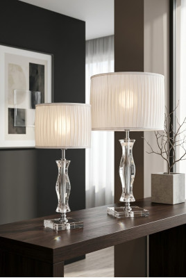 Lampada da tavolo classica bianca per scrivania con illuminazione a cristalli