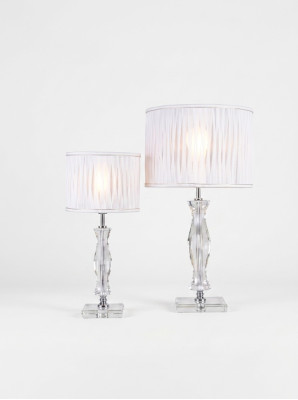 Lampada da tavolo classica bianca per scrivania con illuminazione a cristalli