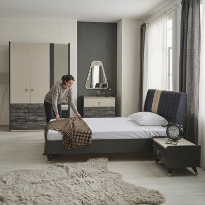 Lussuosa camera da letto elegante. Arredamento moderno. Set di 5 pezzi per letto.