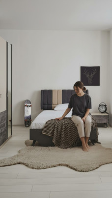 Lussuoso elegante set da camera grigio moderno letto comodino nuovo