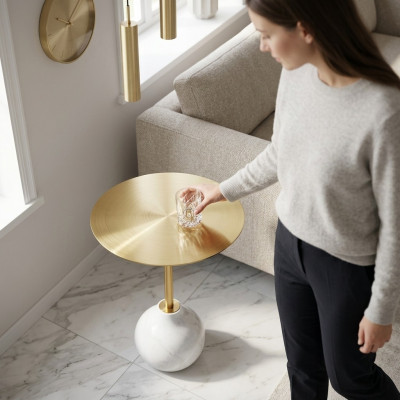 Tavolino moderno rotondo in metallo dorato elegante nuovo lussuoso