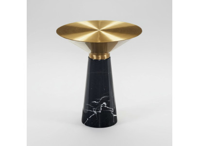 Tavolino da salotto di design nero in acciaio inossidabile di lusso.
