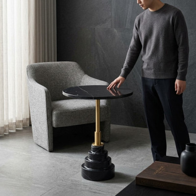 Tavolini da caffè rotondi moderni in lusso nero di marmo.