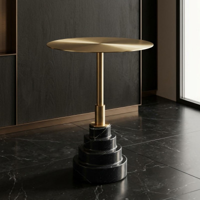 Tavolino design di lusso in acciaio inossidabile dorato tondo.