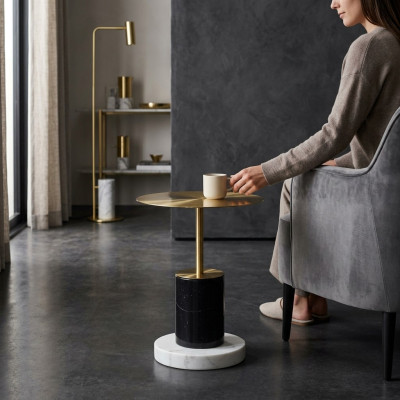 Tavolino da salotto moderno in marmo dorato, design rotondo