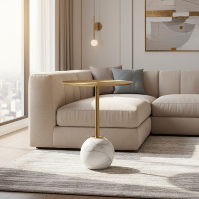 Piccolo tavolino tondo con ripiano in oro, design per il soggiorno.