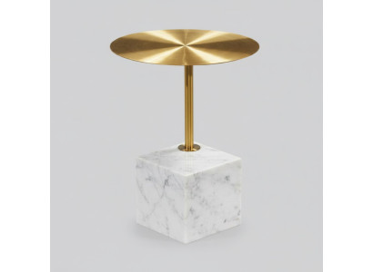 Lussuoso tavolino bianco da salotto con portata di design.