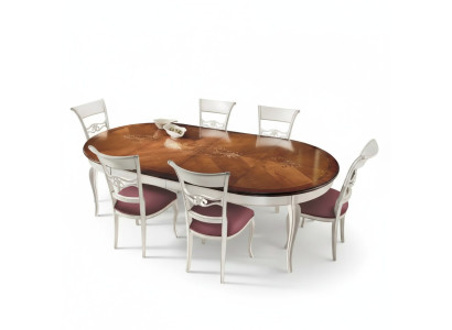 Tavolo da pranzo classico in legno con set da pranzo per 4 sedie in bianco.