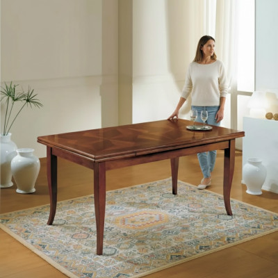 Tavolo da pranzo Tavolo classico in legno di lusso Mobili da sala da pranzo Design degli arredi per la cena.