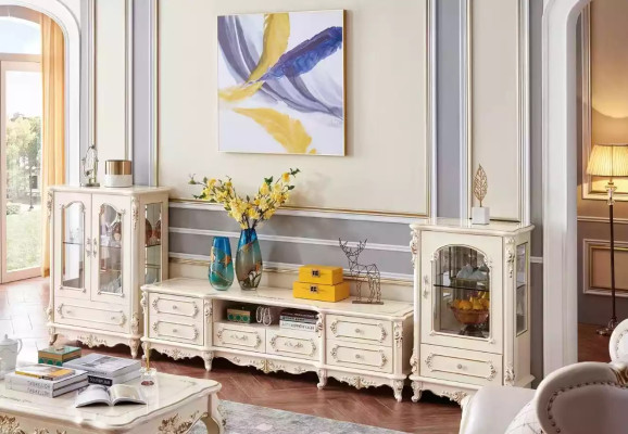 Soggiorno per set di mobili classici 3 pezzi. Spazio interno per l'appartamento.