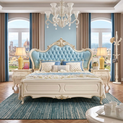 Camera da letto con letto e 2 comodini, mobili classici di lusso nuovi.