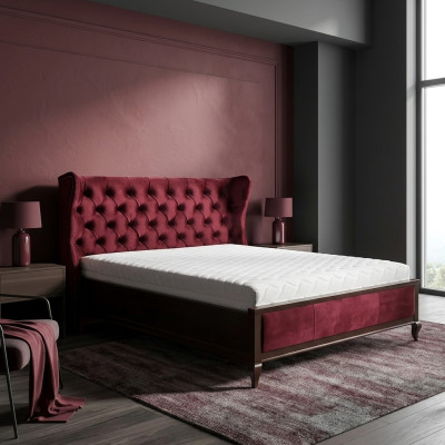 Classico letto in stile Chesterfield di lusso Letto matrimoniale in legno Mobili rossi in velluto.