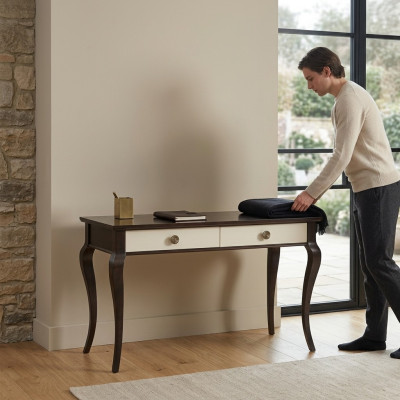Tavolo console design in legno di lusso, tavolo console console.