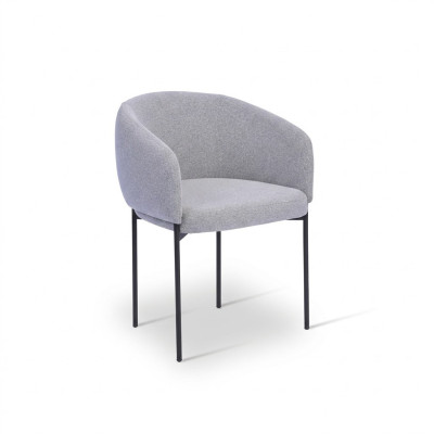 Sedia imbottita grigia con braccioli, design unico, per il soggiorno.