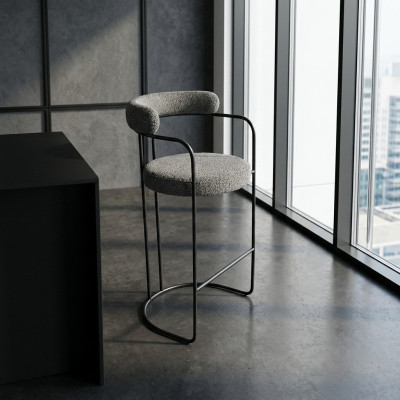 Sgabello da bar di lusso in acciaio inossidabile grigio, design e mobili da bar.