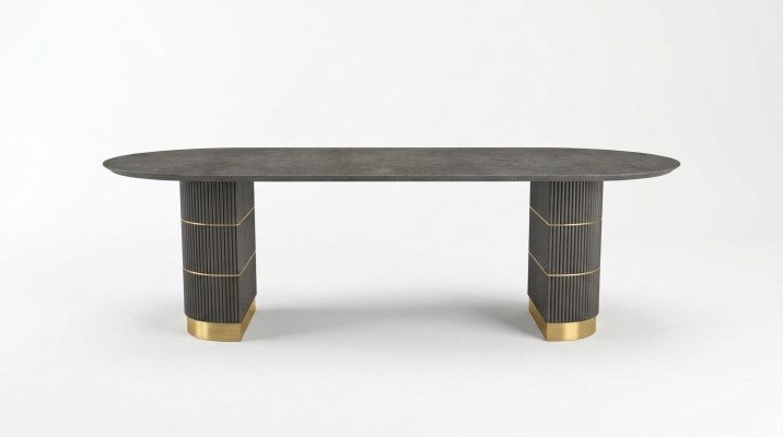 Tavolo da pranzo grigio del designer con piedi in metallo e struttura in legno.
