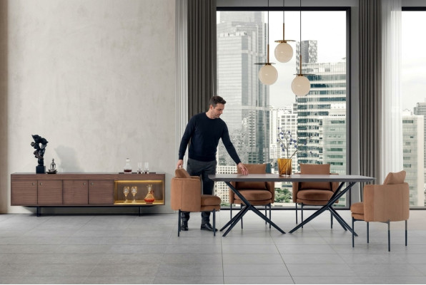 Set da sala da pranzo moderno con tavolo, 4 sedie e credenza, set da designer di lusso.
