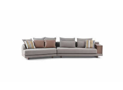 Divano in tessuto grigio per soggiorno d'arredamento massiccio a 5 posti, design elegante e moderno.