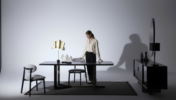 Sala da pranzo set 7 pezzi Tavolo da pranzo Madia Specchio 4 sedie Design moderno  Sala da pranzo set 7 pezzi Tavolo da pranzo Madia Specchio 4 sedie Design moderno