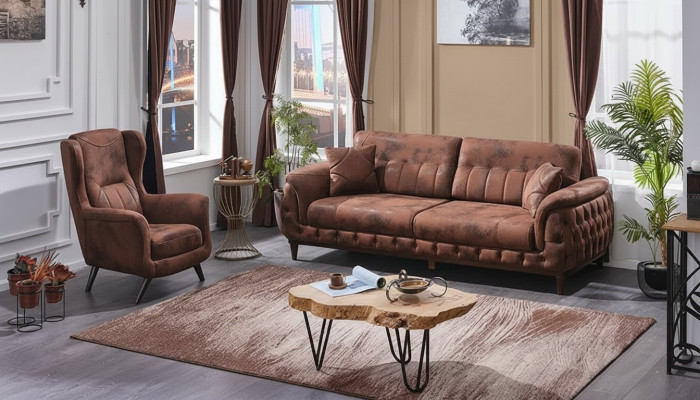 Divano a tre posti marrone con poltrona design per soggiorno